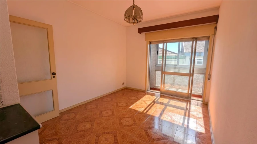 Apartamento T1 para Venda em Paranhos Foto 4