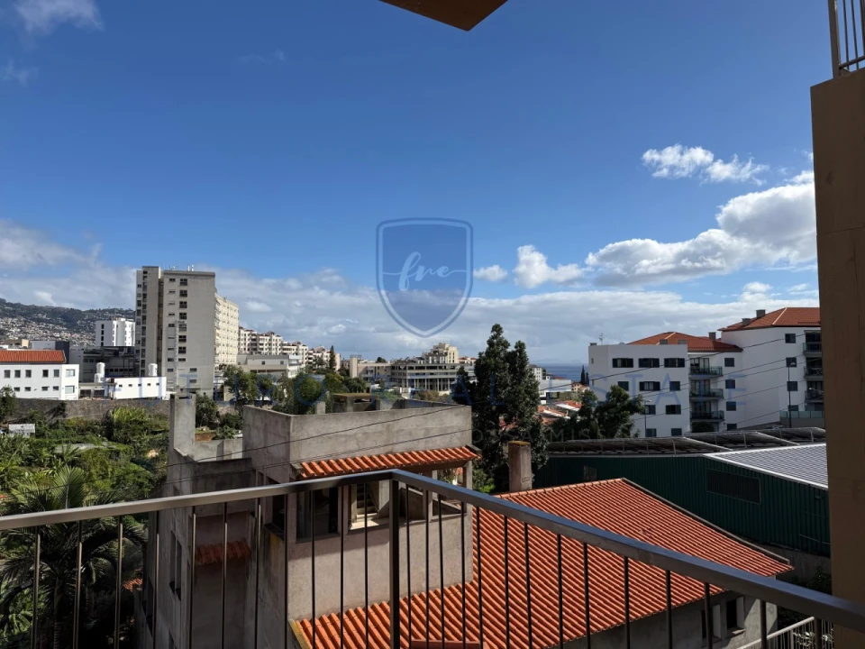 Apartamento T2 para Venda em São Martinho Foto 57