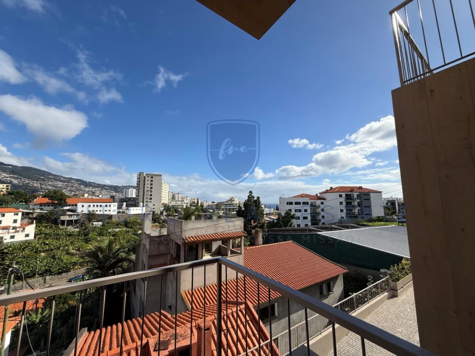 Apartamento T2 para Venda em São Martinho Foto 58
