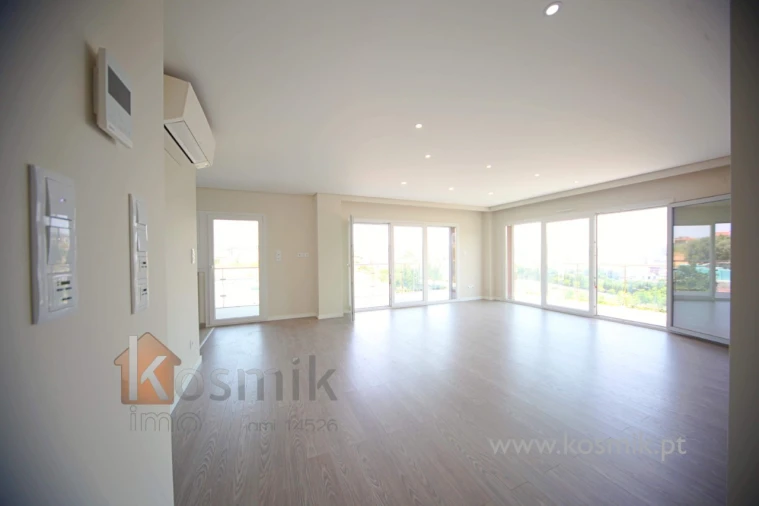 Apartamento T3 para Arrendamento em Póvoa de Santo Adrião e Olival Basto Foto 17