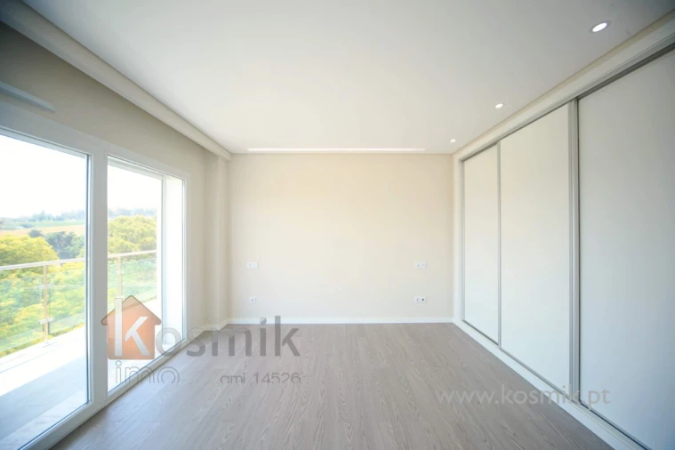 Apartamento T3 para Arrendamento em Póvoa de Santo Adrião e Olival Basto Foto 52