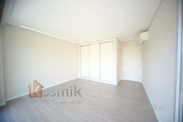 Apartamento T3 para Arrendamento em Póvoa de Santo Adrião e Olival Basto Foto 56