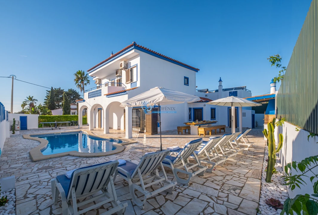 Moradia T6 para Venda em Albufeira e Olhos de Água Foto 2