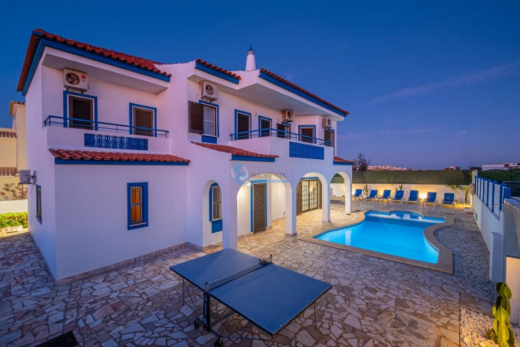 Moradia T6 para Venda em Albufeira e Olhos de Água