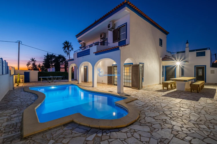 Moradia T6 para Venda em Albufeira e Olhos de Água Foto 43