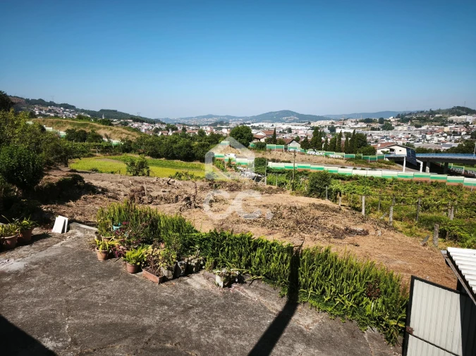 Terreno para Venda em Candoso (São Martinho) Foto 2