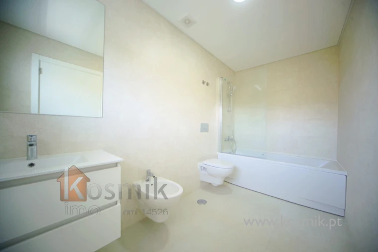 Apartamento T3 para Arrendamento em Póvoa de Santo Adrião e Olival Basto Foto 34