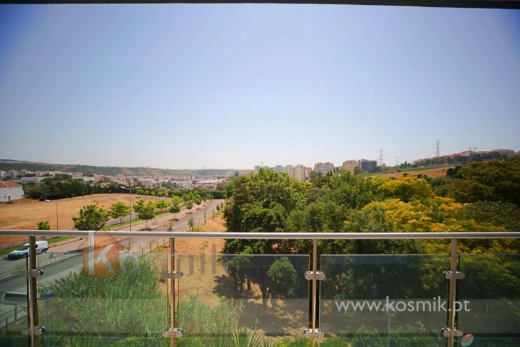 Apartamento T3 para Arrendamento em Póvoa de Santo Adrião e Olival Basto Foto 40