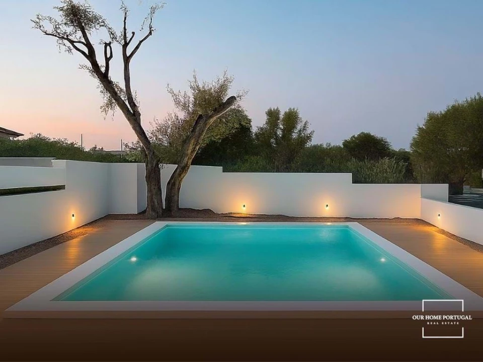 Moradia T4 para Venda em Alcabideche Foto 2