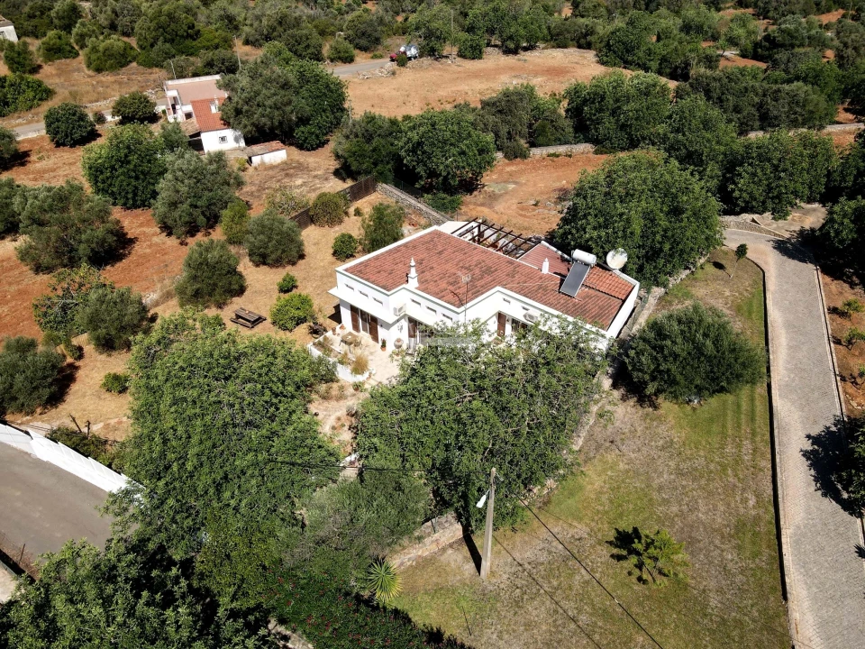 Moradia T2 para Venda em Loule (São Sebastião) Foto 5