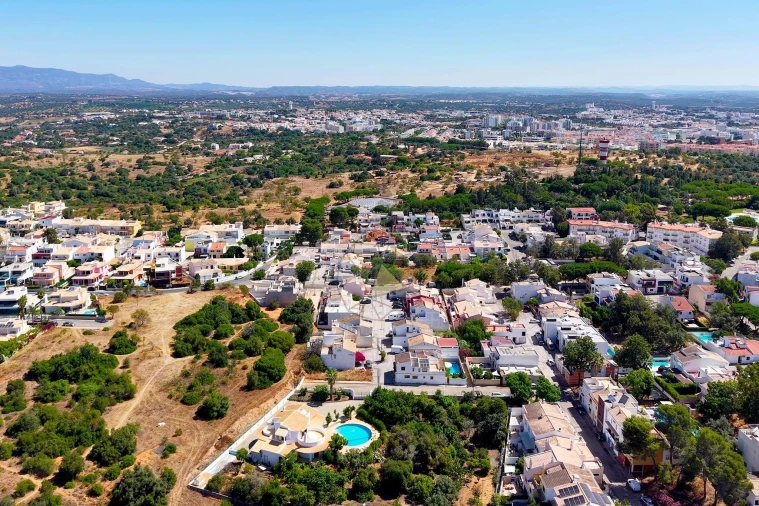 Moradia T3 para Venda em Alvor Foto 52