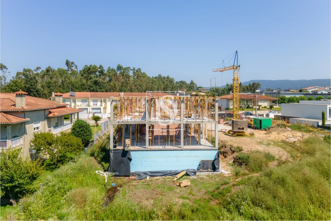 Moradia T3 para Venda em Manhente Foto 7