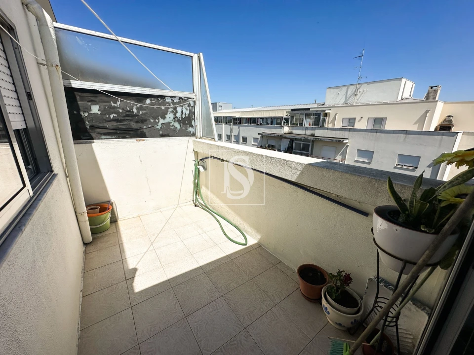 Apartamento T1 para Venda em Arcozelo Foto 13