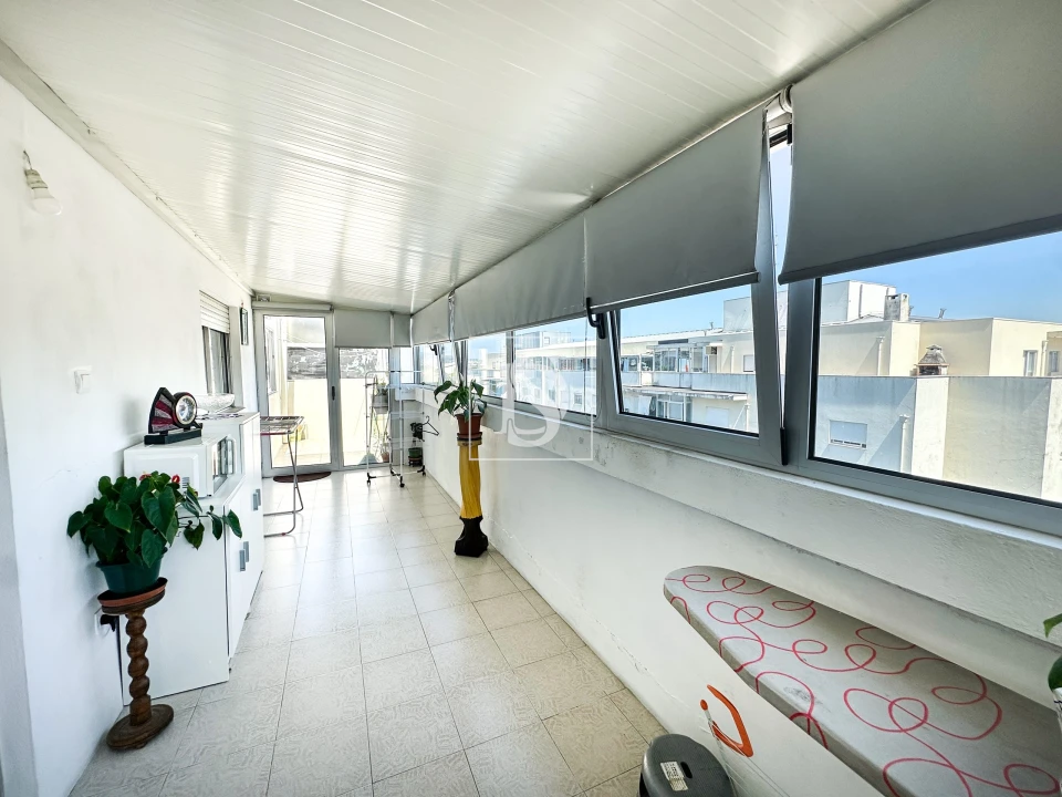 Apartamento T1 para Venda em Arcozelo Foto 9