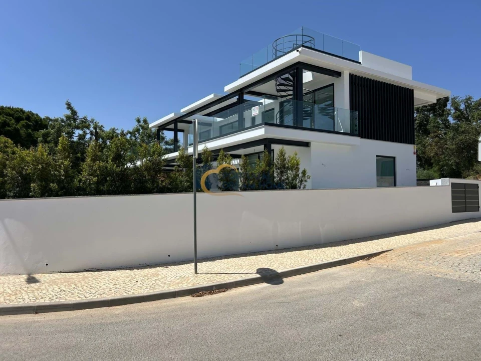 Moradia T4 para Venda em Albufeira e Olhos de Água Foto 8