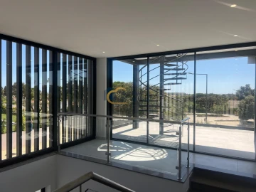 Moradia T4 para Venda em Albufeira e Olhos de Água