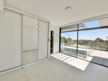 Moradia T4 para Venda em Albufeira e Olhos de Água