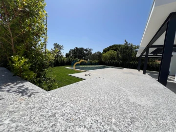 Moradia T4 para Venda em Albufeira e Olhos de Água