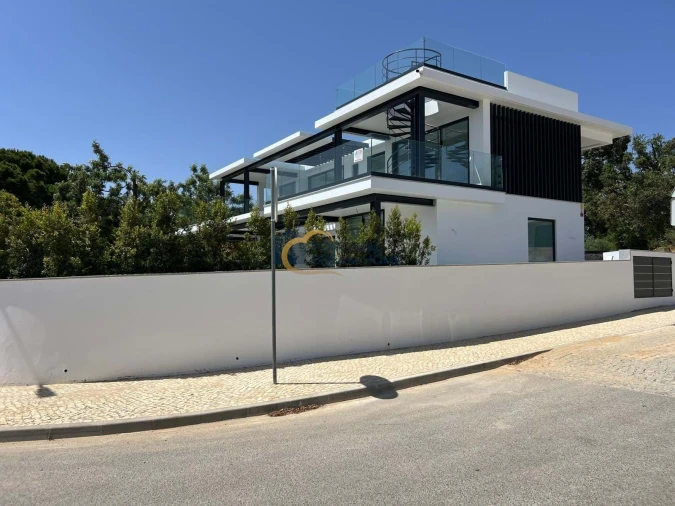 Moradia T4 para Venda em Albufeira e Olhos de Água Foto 8