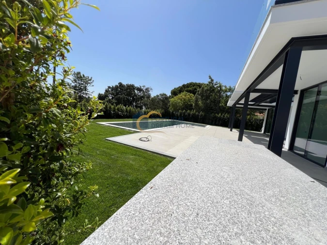 Moradia T4 para Venda em Albufeira e Olhos de Água Foto 13