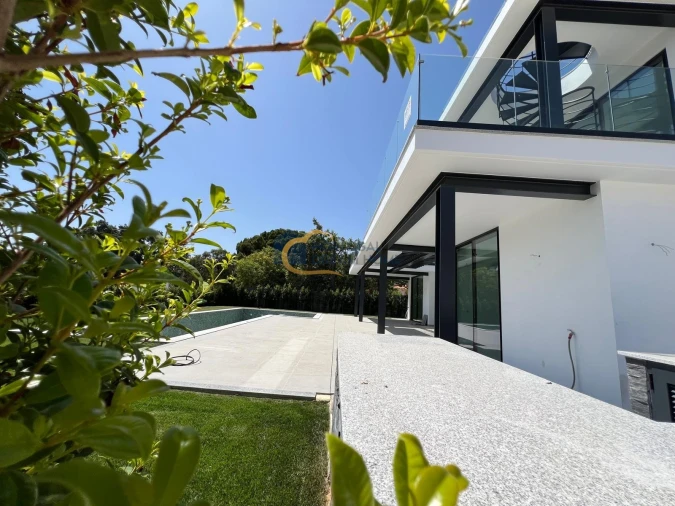 Moradia T4 para Venda em Albufeira e Olhos de Água Foto 12
