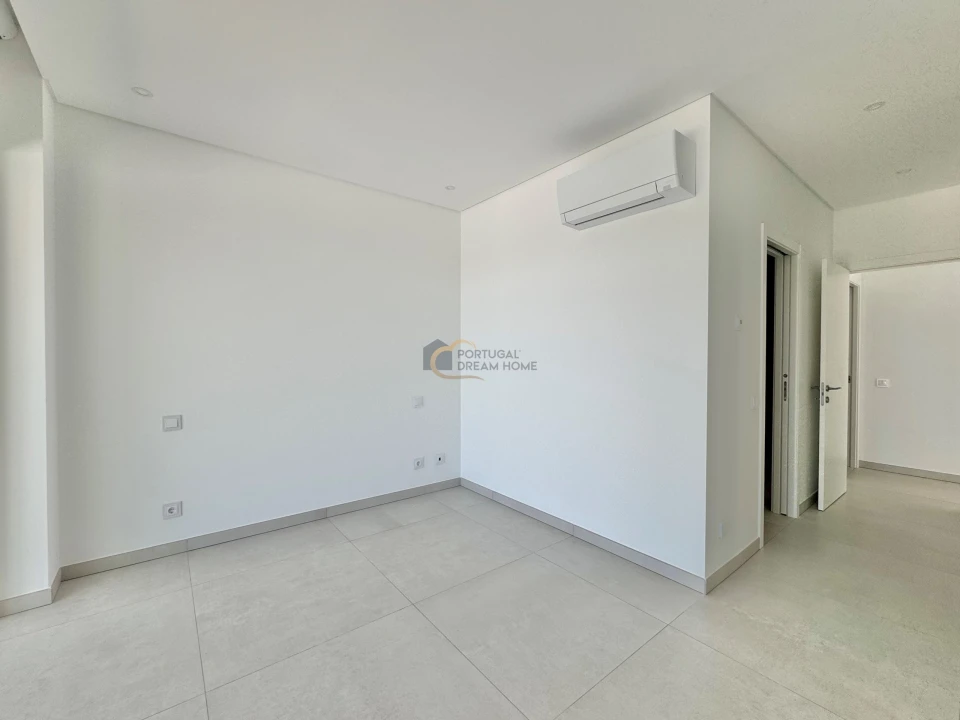 Moradia T4 para Venda em Albufeira e Olhos de Água Foto 35