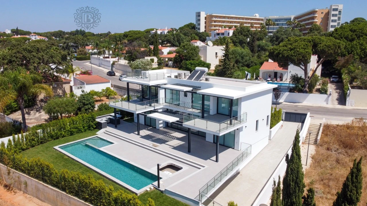 Moradia T4 para Venda em Albufeira e Olhos de Água Foto 7