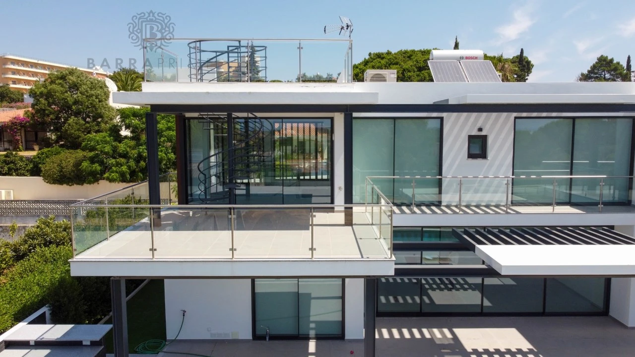 Moradia T4 para Venda em Albufeira e Olhos de Água Foto 8