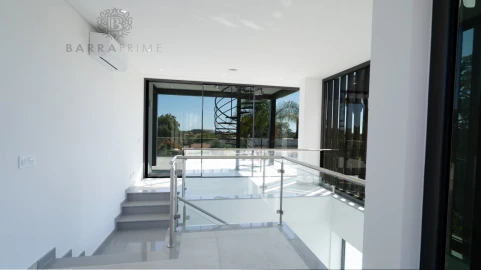 Moradia T4 para Venda em Albufeira e Olhos de Água