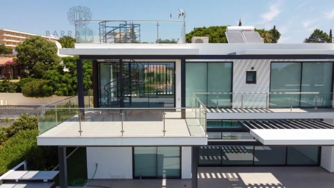 Moradia T4 para Venda em Albufeira e Olhos de Água