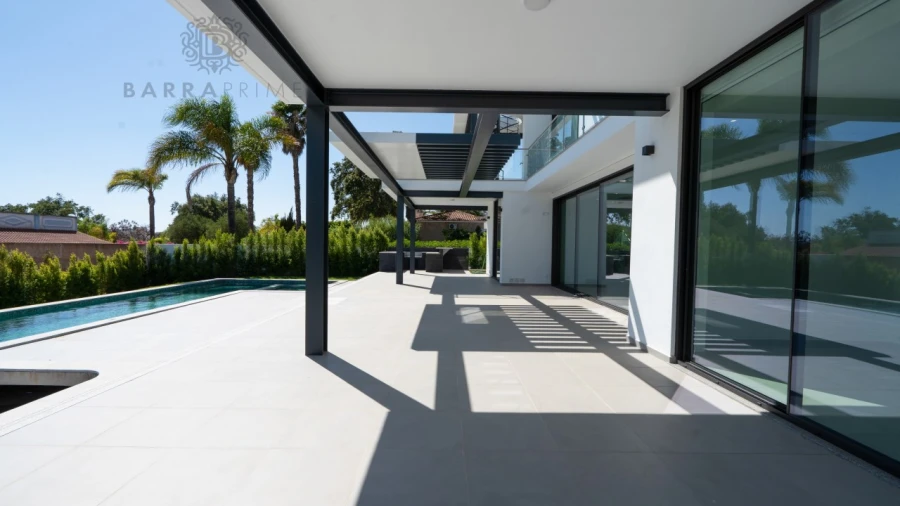 Moradia T4 para Venda em Albufeira e Olhos de Água Foto 3