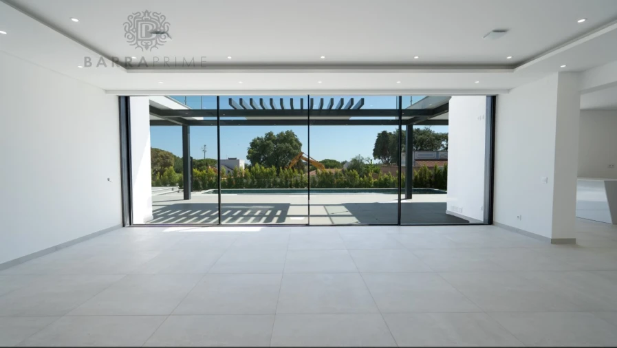 Moradia T4 para Venda em Albufeira e Olhos de Água Foto 11