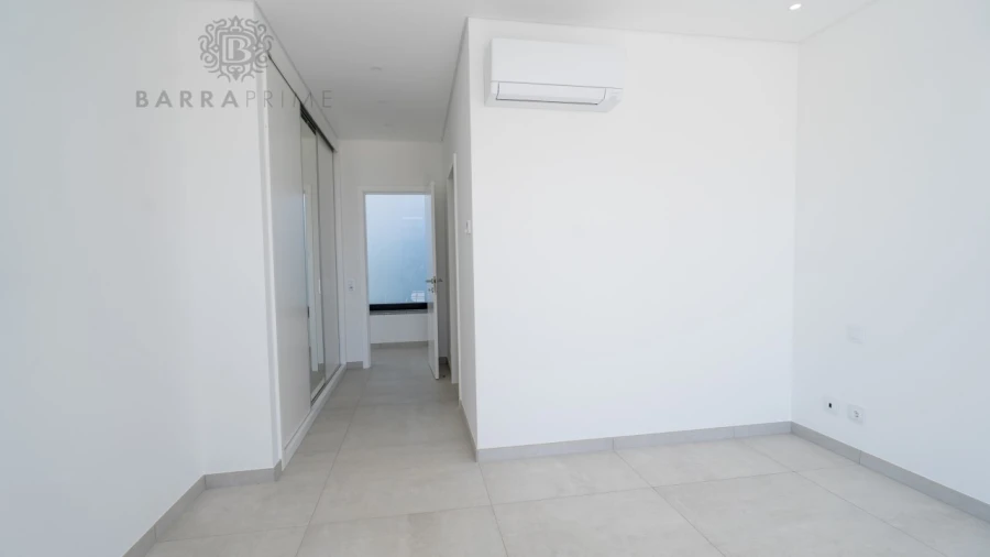 Moradia T4 para Venda em Albufeira e Olhos de Água Foto 17