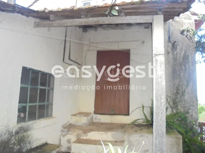 Moradia T3 para Venda em Nossa Senhora do Pranto Foto 2