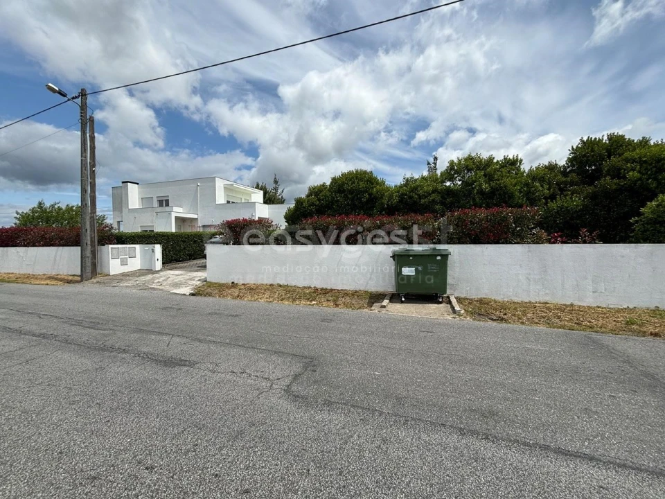 Moradia T4 para Venda em Travanca de Lagos Foto 4