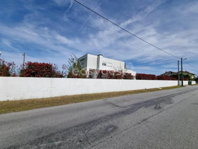 Moradia T4 para Venda em Travanca de Lagos