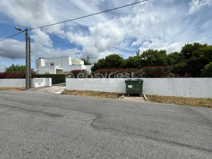 Moradia T4 para Venda em Travanca de Lagos Foto 4