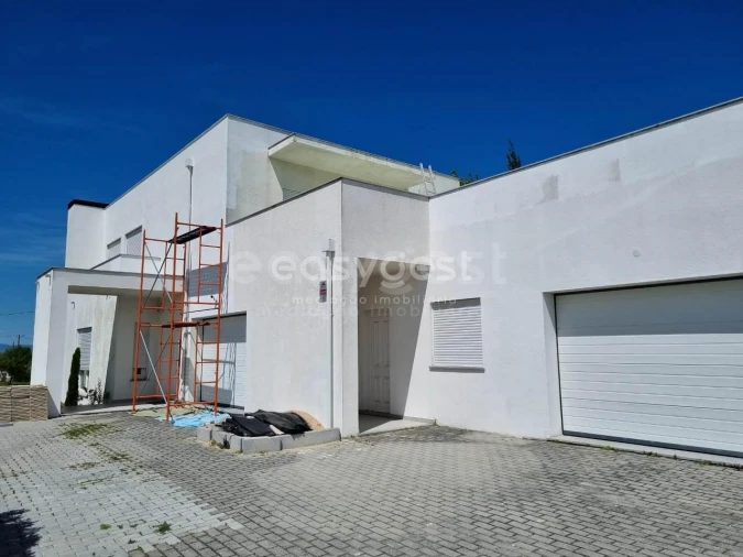 Moradia T4 para Venda em Travanca de Lagos Foto 12