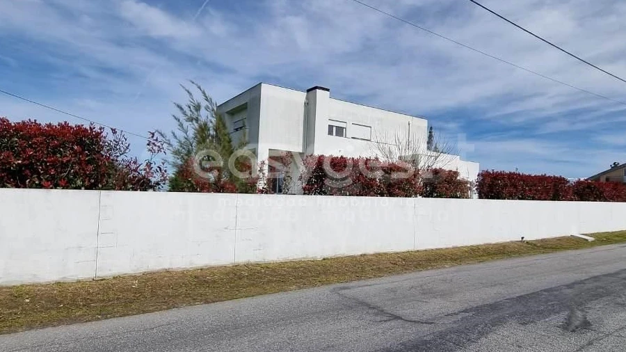 Moradia T4 para Venda em Travanca de Lagos