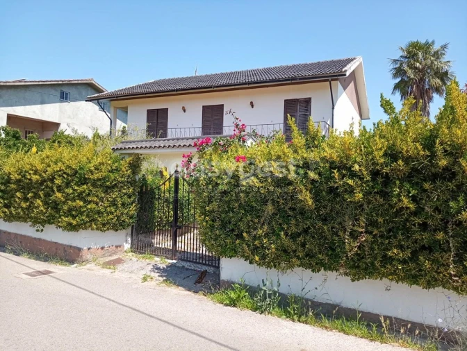 Moradia T6 para Venda em Cernache