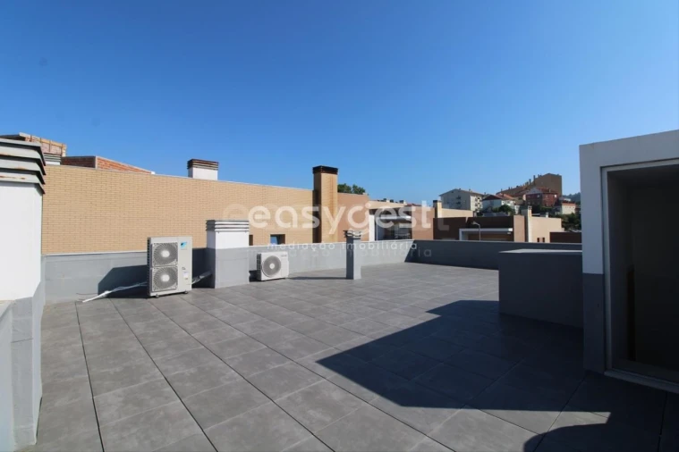 Moradia T5 para Venda em Santo Antonio dos Olivais Foto 21