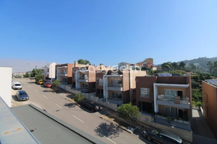 Moradia T5 para Venda em Santo Antonio dos Olivais Foto 22