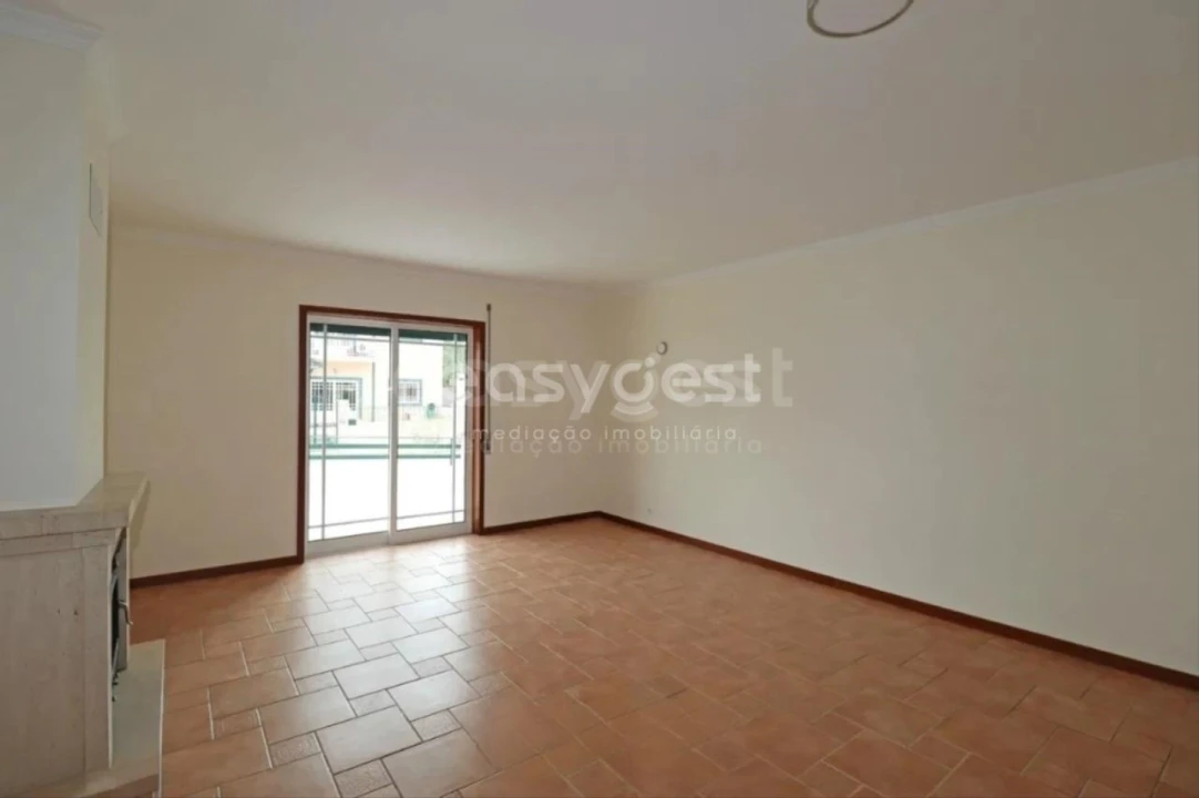 Moradia T3 para Venda em Branca Foto 11