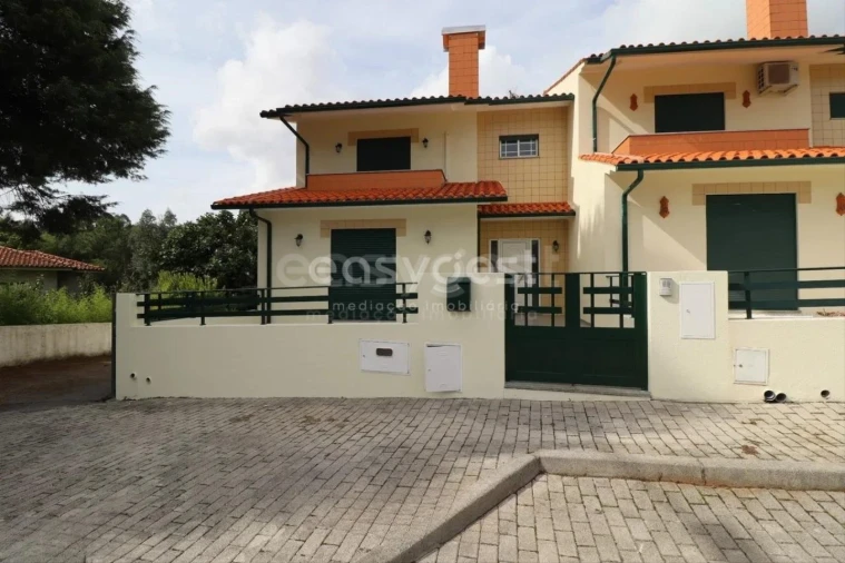 Moradia T3 para Venda em Branca