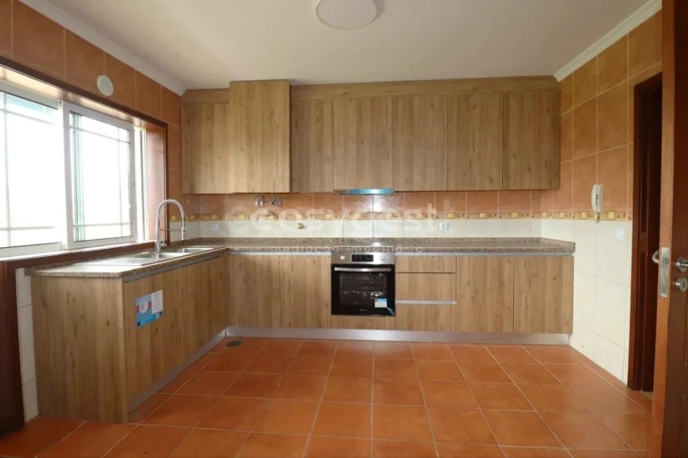 Moradia T3 para Venda em Branca Foto 5