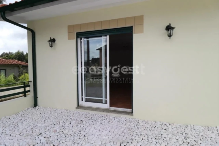 Moradia T3 para Venda em Branca Foto 14