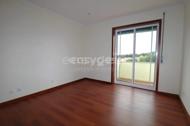 Moradia T3 para Venda em Branca Foto 25