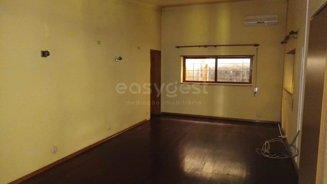 Moradia T3 para Venda em Batalha Foto 8