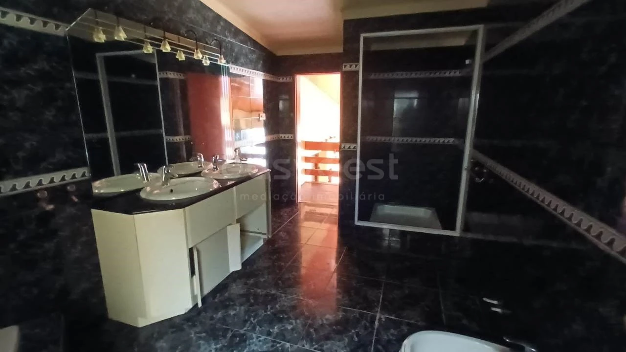 Moradia T3 para Venda em Batalha Foto 15