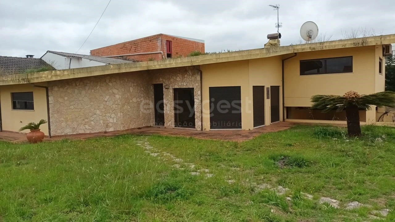 Moradia T3 para Venda em Batalha Foto 23